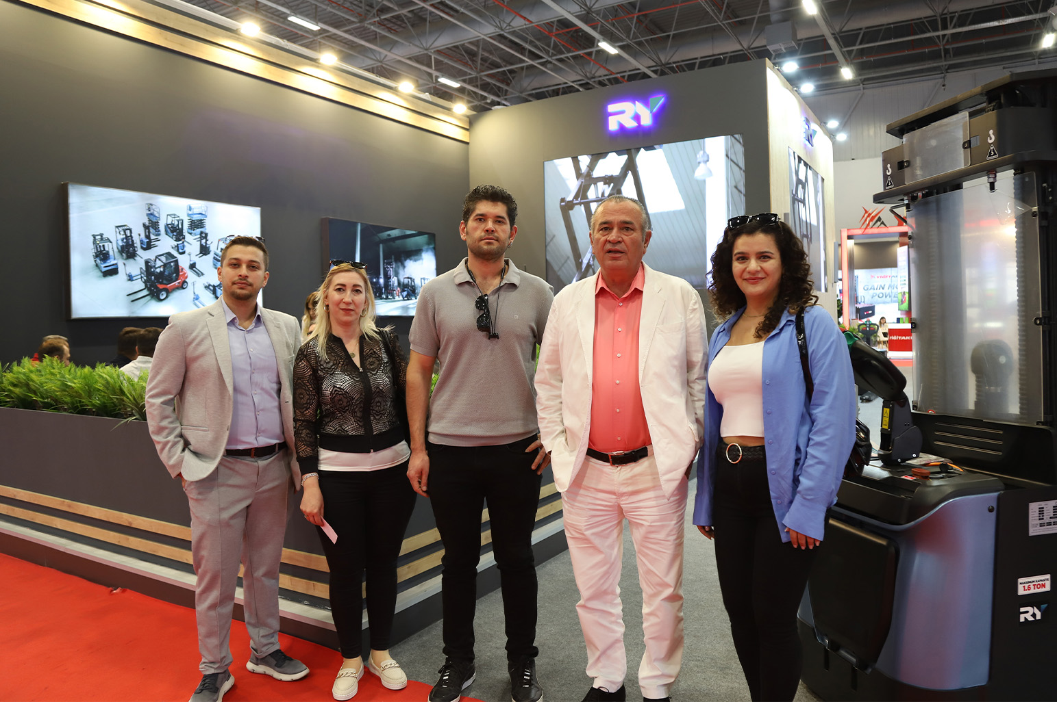 رافعة الاحتراق الداخلي الملكي في بيرو